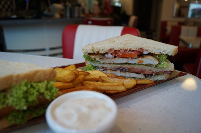 Teddy's American Diner