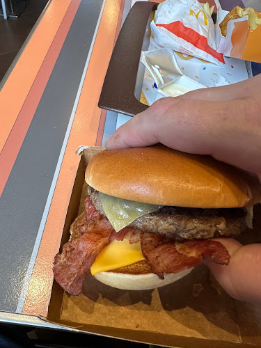 Triesterstr. / Friedr, Schwarzottstraße 71, 2620 Neunkirchen