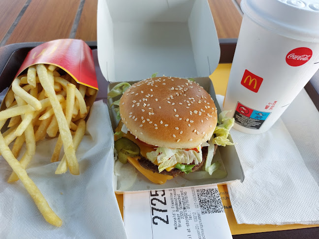 Opinii despre McDonald's Schwechat în Schwechat - Gastronomie und Hotellerie