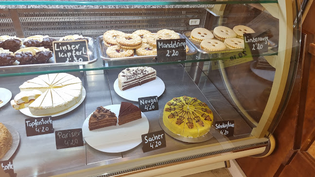 Opinii despre Konditorei Petznek în Trautmannsdorf an der Leitha - Gastronomie und Hotellerie