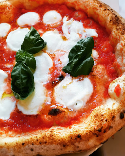 Opinii despre La Stella del sud Ristorazione E Trattoria Napoletana/Siciliana în Wels - Gastronomie und Hotellerie