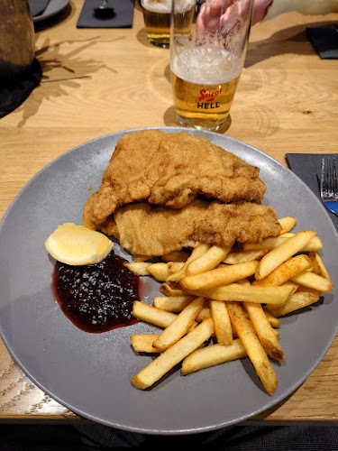 Opinii despre Die Fliegerei în Zell am See - Gastronomie und Hotellerie