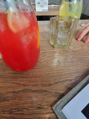 Opinii despre T-Bone Bar Burger Steakhouse Parndorf în Parndorf - Gastronomie und Hotellerie