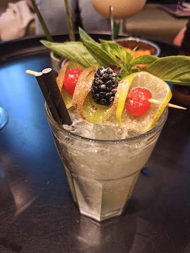 Som Kitchen Eatery - Twin Towers