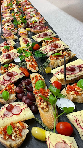 „The Kofis“ Bar-Cafe-Lounge - Gastronomie und Hotellerie