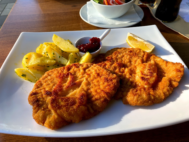 Opinii despre Restaurant-Pizzeria Dorf- Treff Siegfried Donauer în Zell am See - Gastronomie und Hotellerie