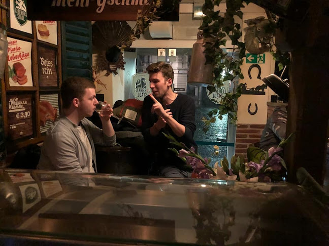 Comentarii opinii despre Maggie´s Leberkas Stadl