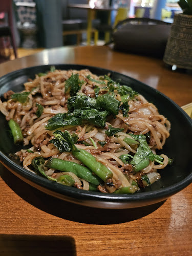 Som Kitchen Eatery - Twin Towers - Gastronomie und Hotellerie