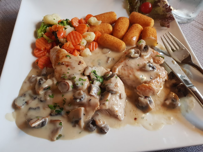 Montag und Dienstag Ruhetag, Reuttener Str. 12, 6600 Pflach