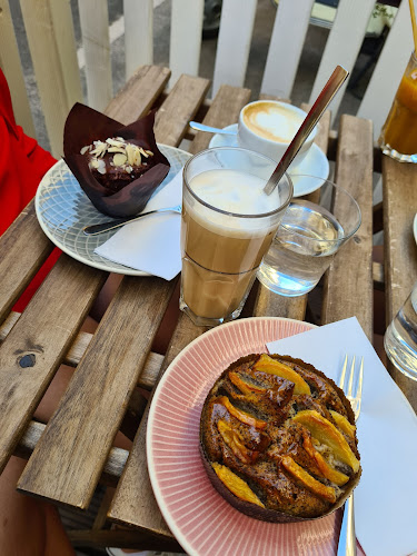 Opinii despre ausnahmsweise - Café für vegane, glutenfreie Kuchen în Wien - Gastronomie und Hotellerie