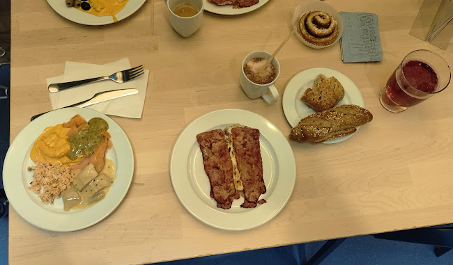 Opinii despre Schwedisches Restaurant IKEA Vösendorf în Vösendorf - Gastronomie und Hotellerie