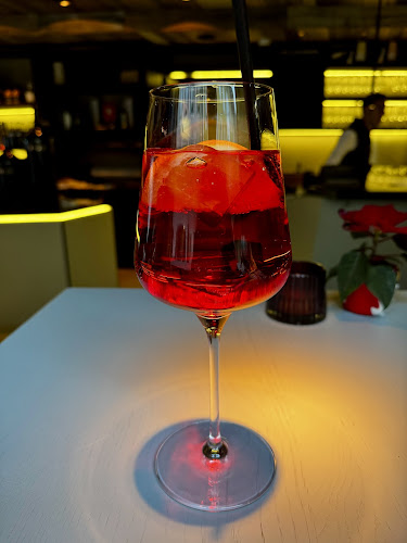 Leo HILLINGER Wineshop & Bar Kitzbühel