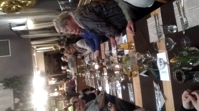 Opinii despre Oberlaaer Dorf-Wirt în Wien - Gastronomie und Hotellerie