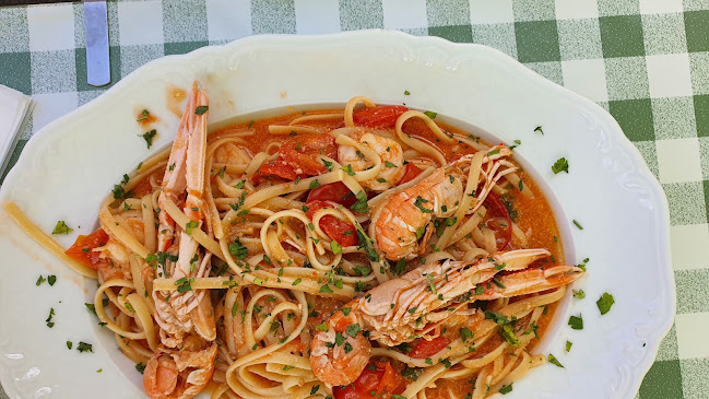 Osteria Pizzeria Vino e Altro im Kulturcafé - Gastronomie und Hotellerie