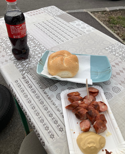 Opinii despre Danis Würstel Box în Neusiedl am See - Gastronomie und Hotellerie