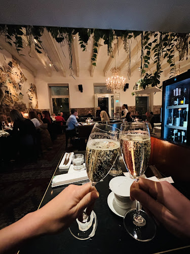 Salon Marie - Gastronomie und Hotellerie