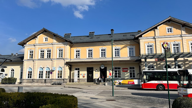 Bäckerei-Café Resch&Frisch Bahnhof Bad Ischl - Gastronomie und Hotellerie