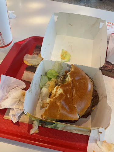 Opinii despre BURGER KING Millenium City în Wien - Gastronomie und Hotellerie