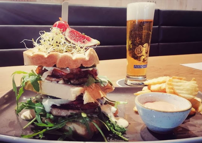 zum „STERZ" Bauernladen/Lokal