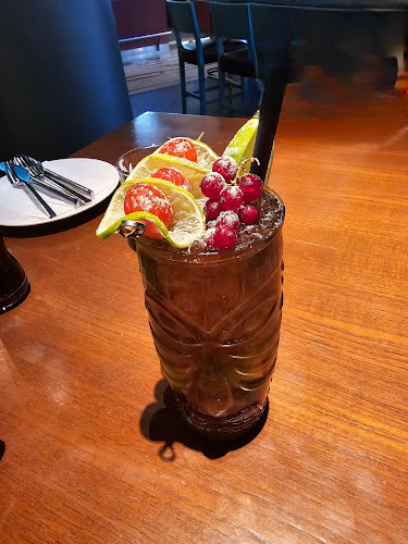 Opinii despre Som Kitchen Eatery - Twin Towers în Wien - Gastronomie und Hotellerie