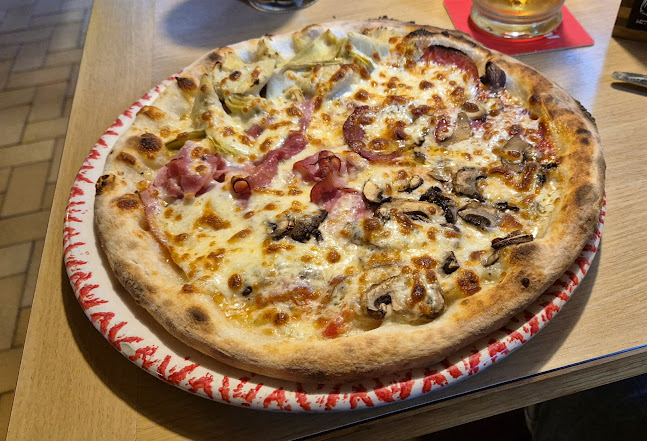 Opinii despre Pizzeria Massimo în Brixen im Thale - Gastronomie und Hotellerie