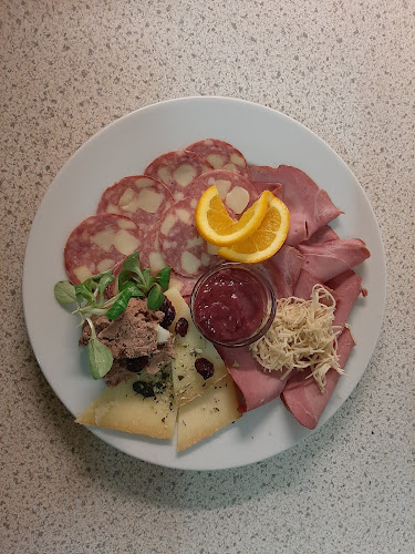 Opinii despre Heuriger Weingut Raith în Nappersdorf - Gastronomie und Hotellerie