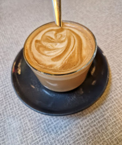 WIRR Bar & Restaurant