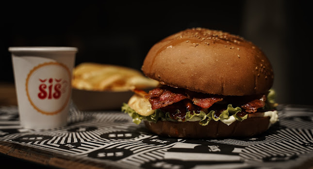 Šiš Food Truck. Hot dogs & Burgers - Gastronomie und Hotellerie