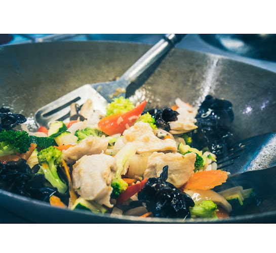 Som Kitchen Eatery - Twin Towers - Gastronomie und Hotellerie