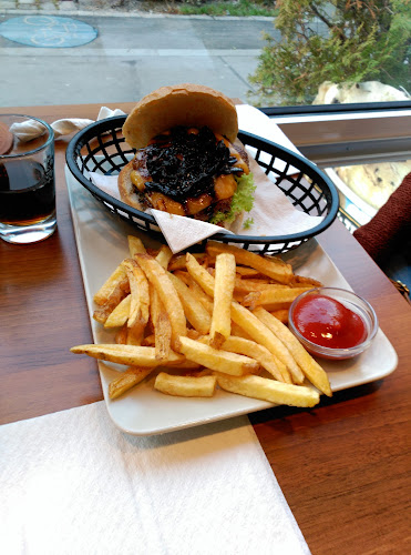 Omnom Burger - Gastronomie und Hotellerie