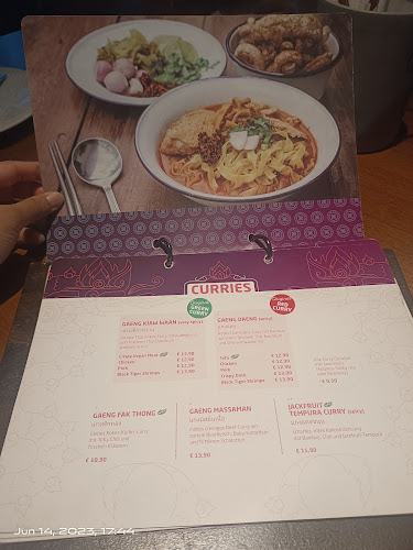 Som Kitchen Eatery - Twin Towers