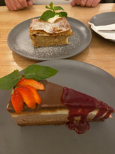 Comentarii opinii despre SIXTA