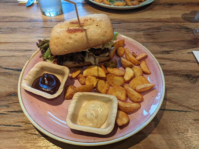 Die Alm by Rabina - Gastronomie und Hotellerie