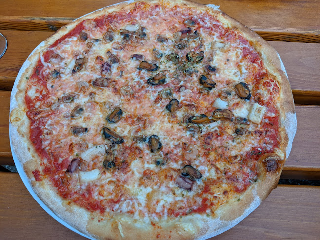 Arian Restaurant - Horn