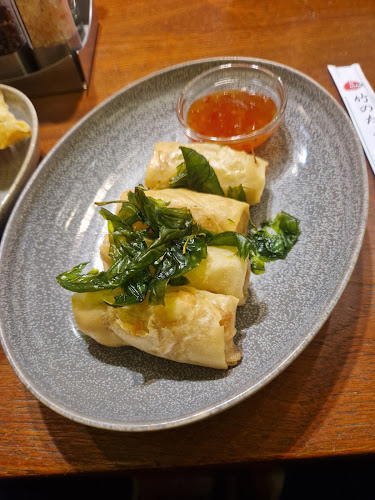 Opinii despre Som Kitchen Eatery - Twin Towers în Wien - Gastronomie und Hotellerie