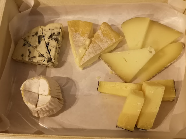 Opinii despre Edelschimmel - Käse&Greißlerei în Wien - Gastronomie und Hotellerie