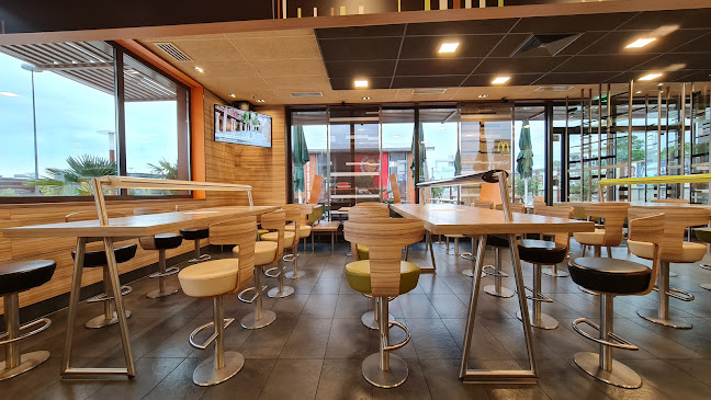 McDonald's SCS Parkplatz-Westring