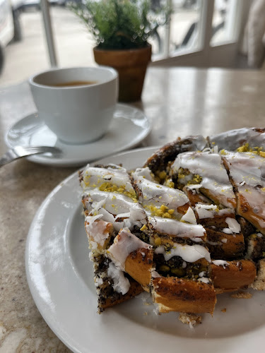 Opinii despre Holztrattner Bäckerei Gmbh & Co Kg în Salzburg - Gastronomie und Hotellerie