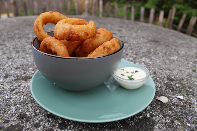 Helli‘s Imbiss - Gastronomie und Hotellerie