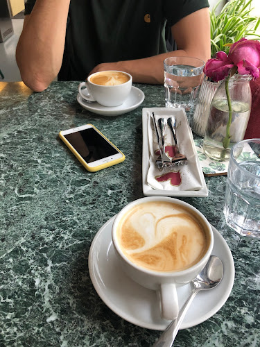 Café Zehnsiebzig - Wien