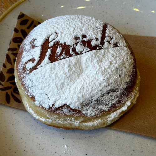 Comentarii opinii despre Ströck - Wien-Mitte U-Bahn