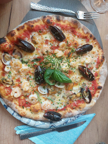 Pizzeria La Perla - Gastronomie und Hotellerie