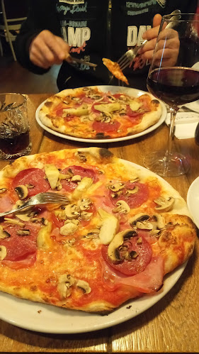 Opinii despre Ernesto caffè. osteria. weinbar în Ried im Innkreis - Gastronomie und Hotellerie