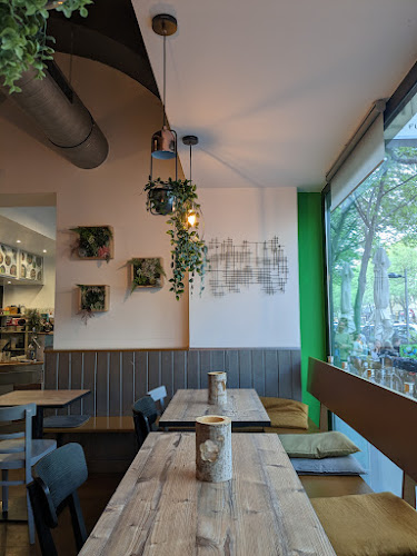 Comentarii opinii despre Closed.