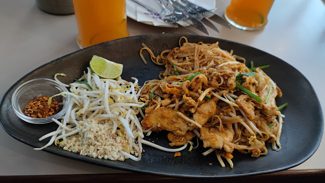 Opinii despre Som Kitchen Eatery - Twin Towers în Wien - Gastronomie und Hotellerie