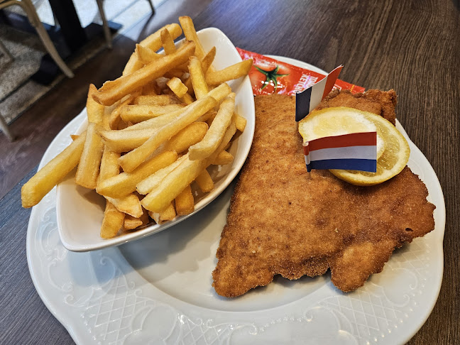 3 Goldene Kugeln - Pasching