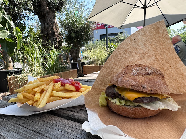 MAX WÜRSTELSTAND - Gastronomie und Hotellerie