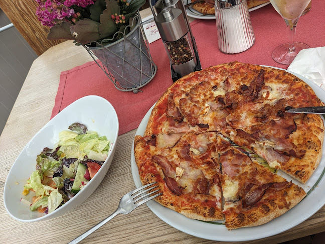 Comentarii opinii despre Bäckerei - Café - Konditorei - Pizzeria - Holzer