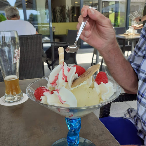 Opinii despre Bäckerei, Café, Konditorei Rößlhuber în Bergheim - Gastronomie und Hotellerie