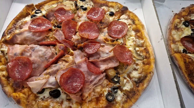 Opinii despre GENUSSWERK Brot & Gebäck / Café, GASTRO Pizza, Kebab & Bosna / DPD-, GLS-, HERMES- u. UPS PAKET SHOP by Kalman&T.G. în Salzburg - Gastronomie und Hotellerie